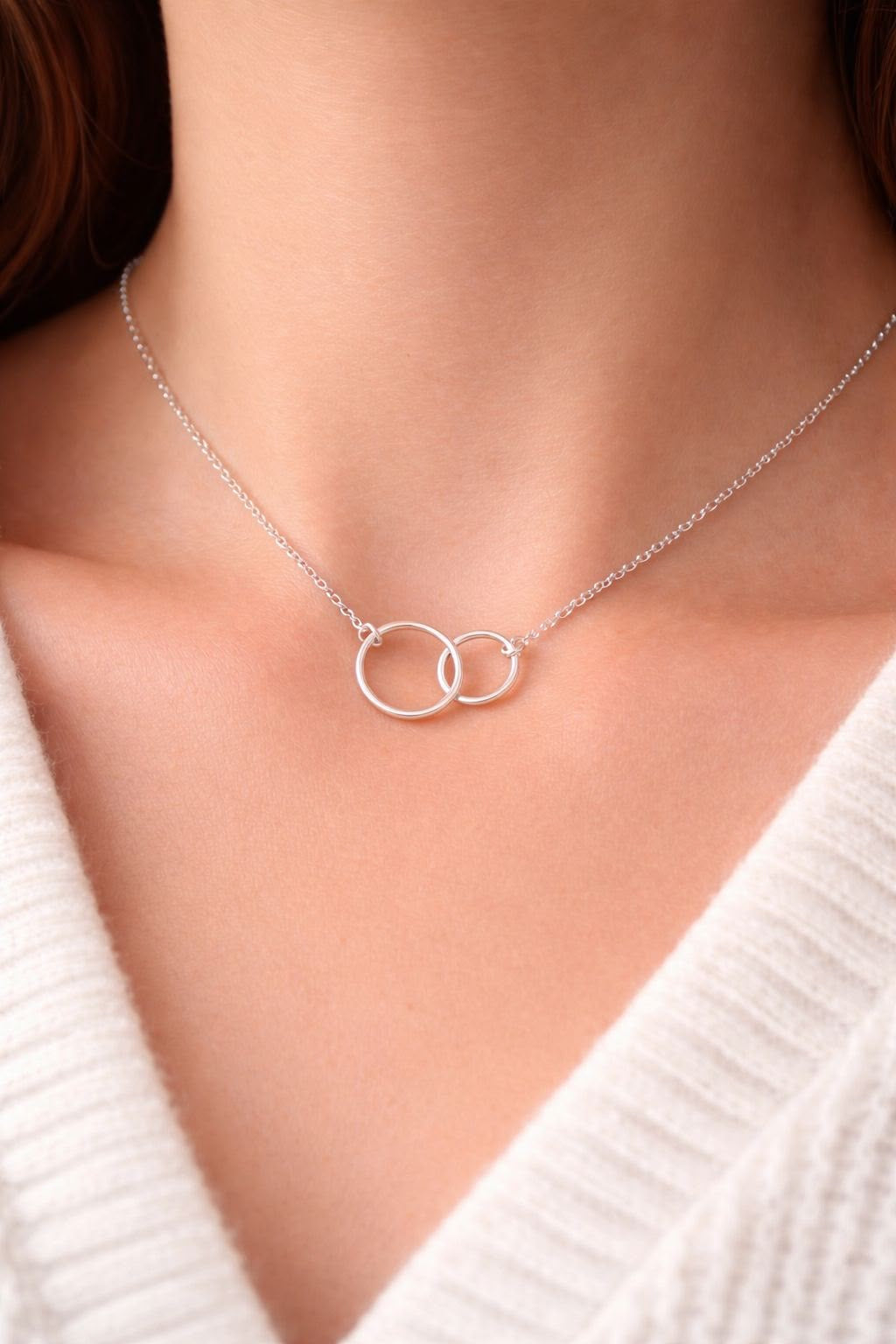 Collar de Dos Aros Entrelazados Plata